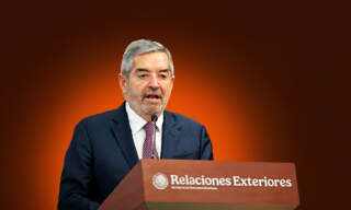 Juan Ramón de la Fuente deja la SRE; entra Roberto Velasco