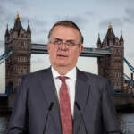 Marcelo Ebrard rechaza señalamientos por estancia de su hijo en embajada de México en Londres