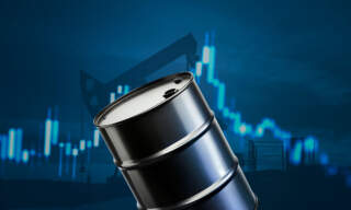 Petróleo se mantiene por debajo de los 100 dólares, mientras se espera la apertura del estrecho de Ormuz