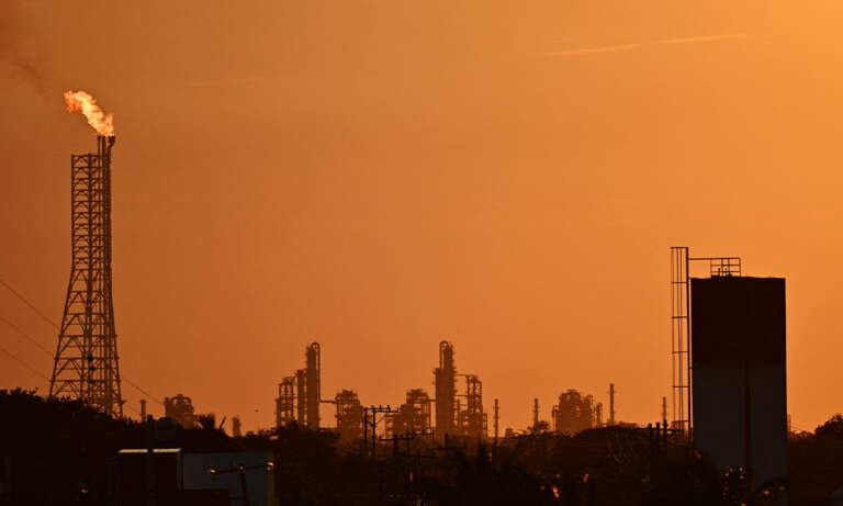 Refinería Dos Bocas registra incendio en área clave; esto es lo que pasó