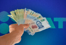 SAT frena devoluciones de impuestos; millones de contribuyentes siguen sin recibir saldo a favor