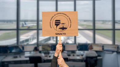 Controladores aéreos presentan emplazamiento a huelga; piden mejoras salariales y laborales