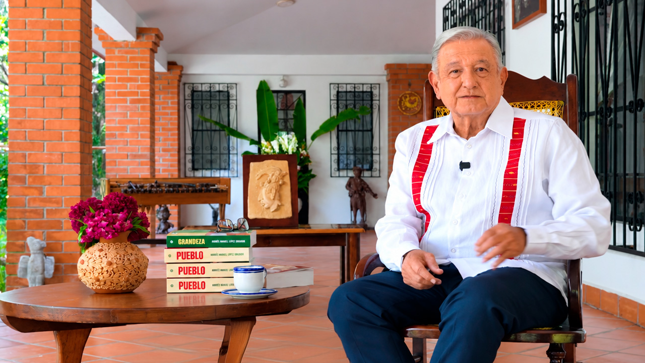 El expresidente AMLO present{o su nuevo libro 'Pueblo'