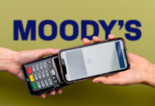 Bancos verían beneficios con adopción de pagos digitales pese a menores ingresos por comisiones: Moody’s