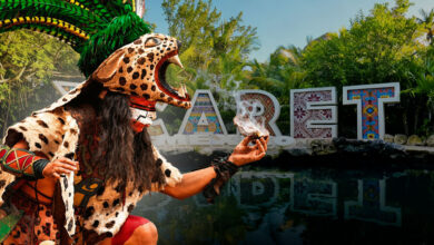 Xcaret mantiene una batalla legal por el uso de simbología maya en sus parques.