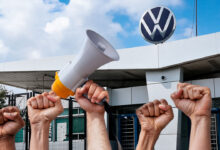 Siguen las revisiones y pláticas en torno a la huelga en la planta de Volkswagen en Puebla